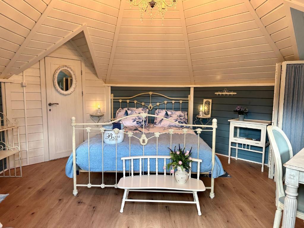 B&B Cosy Garden - Triple Room With Private Bathroom