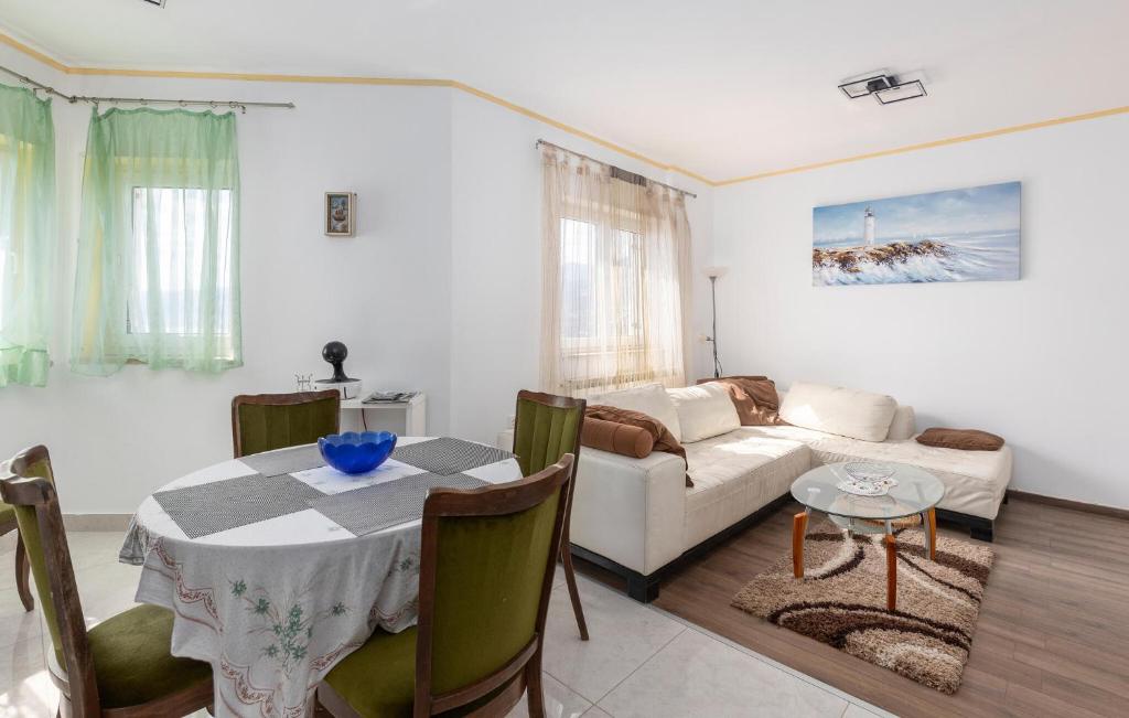 Posedenie v ubytovaní Nice Apartment In Rijeka