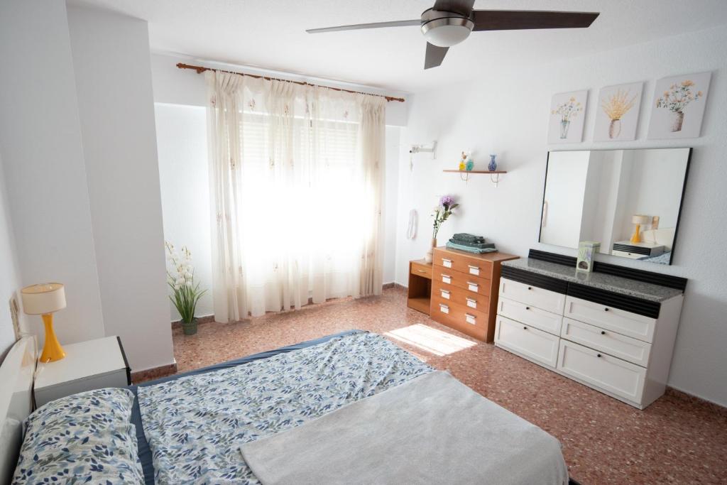 An apartment in Xeraco with 3 bedrooms, located near beach and Gandia - Appartement Met Drie Slaapkamers