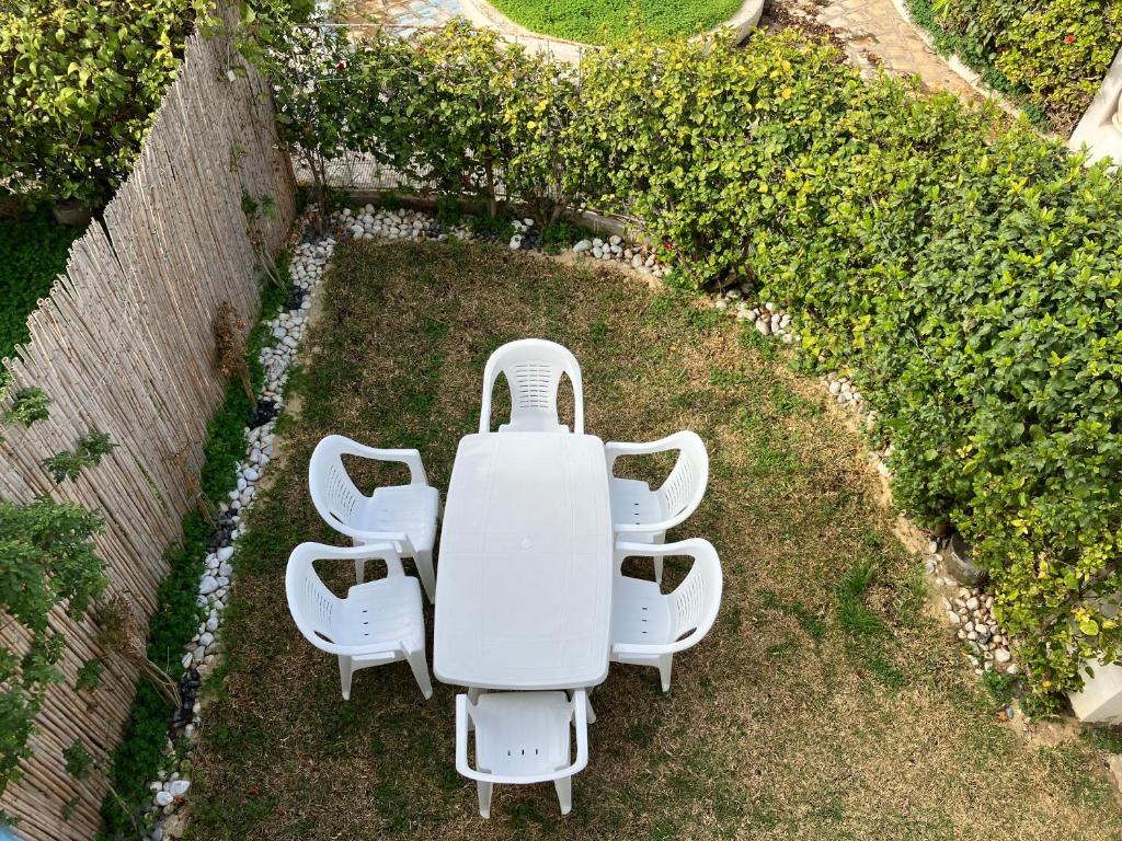 Zahrada ubytování Charmant duplex proche de la plage des citronniers - merci de lire la partie descriptive, accompte requis -