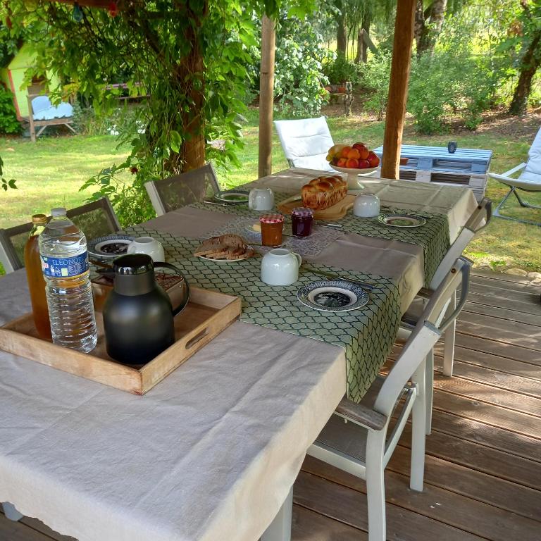 La Gisière, Chambres d'hôtes - Doppelzimmer Mit Gartenblick