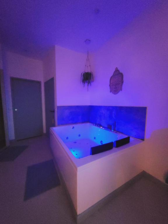 La Promenade Suite & Spa - Deluxe King Room