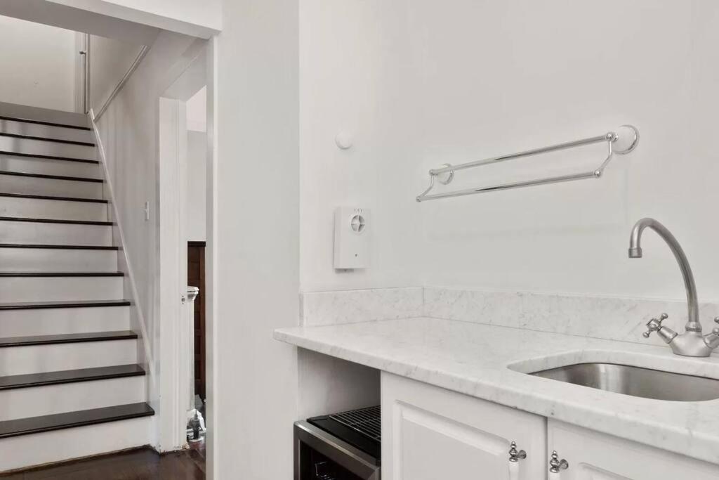 Berkshire House Stay - Дом с 5 спальнями