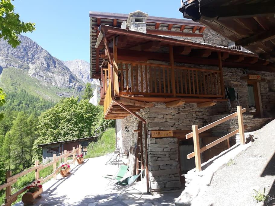 Nespecifikovaný výhled na hory nebo výhled na hory při pohledu z apartmánu