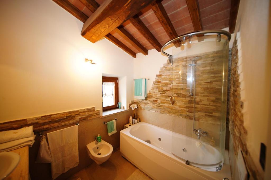 Koupelna v ubytování Casalina B & B