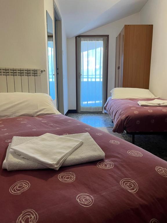 Hotel Aurora - Twin Room With Balcony