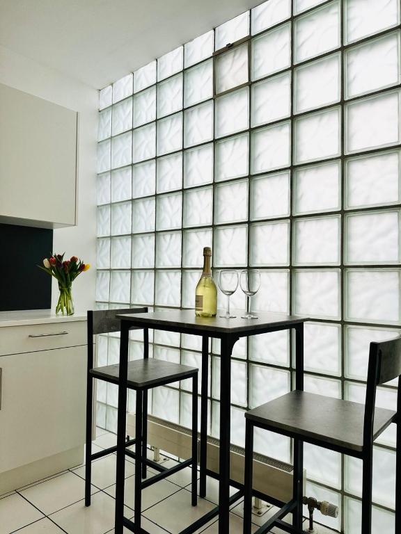 ParkSide by BestChoice - Self Check-in with Parking Option - 12