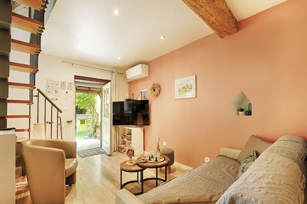 TV a/nebo společenská místnost v ubytování BREDALA**** Gîte maison Alsacienne avec Jardin