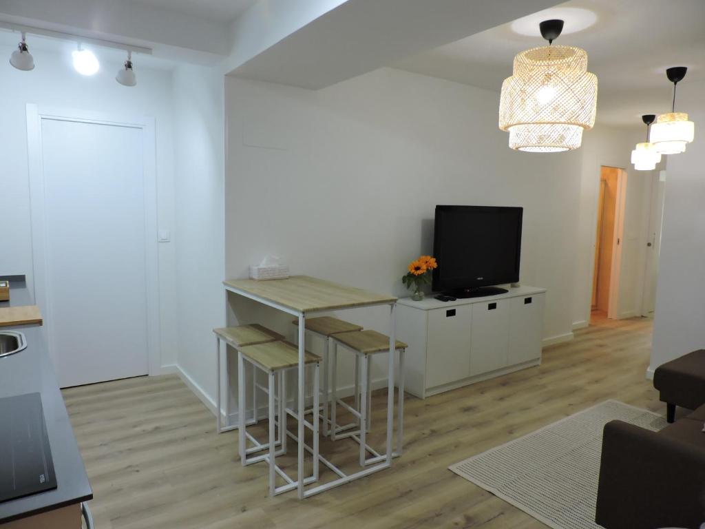 Doña Elena I Padron - 1