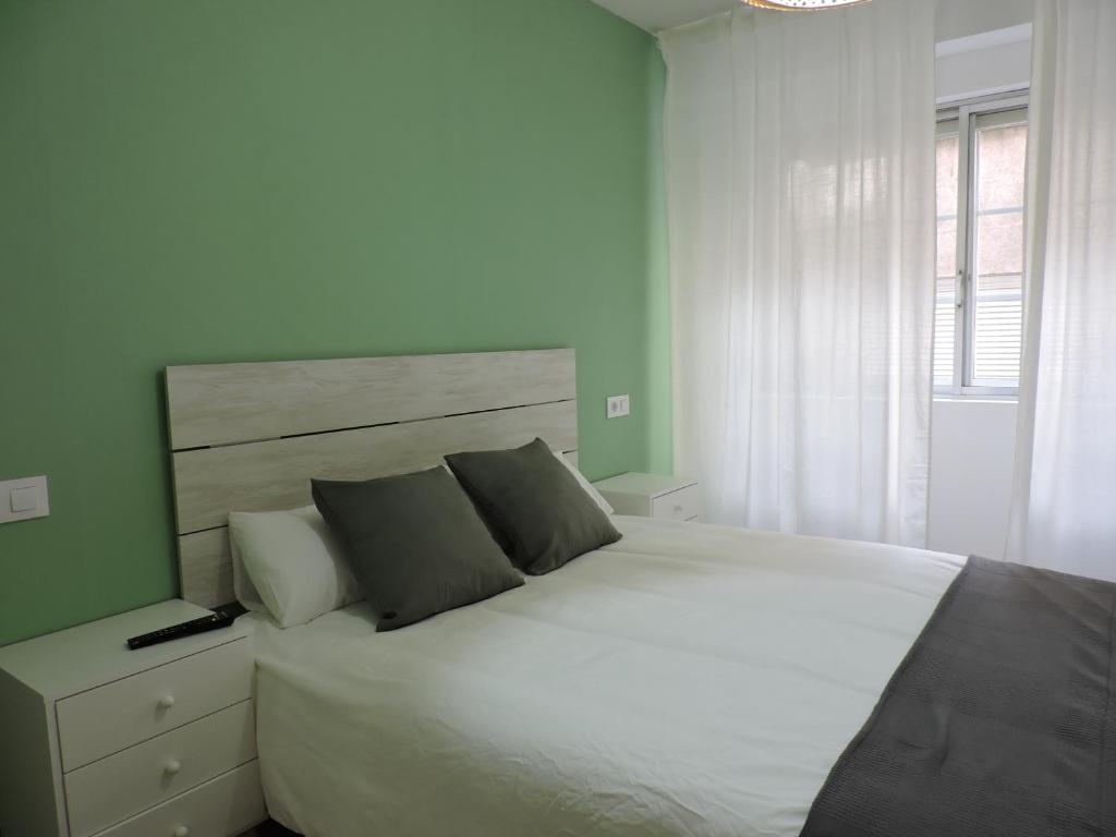 Doña Elena I Padron - 16