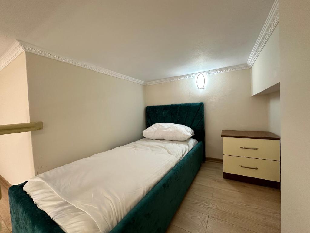 Postel nebo postele na pokoji v ubytování Troy ApartHotel Durres