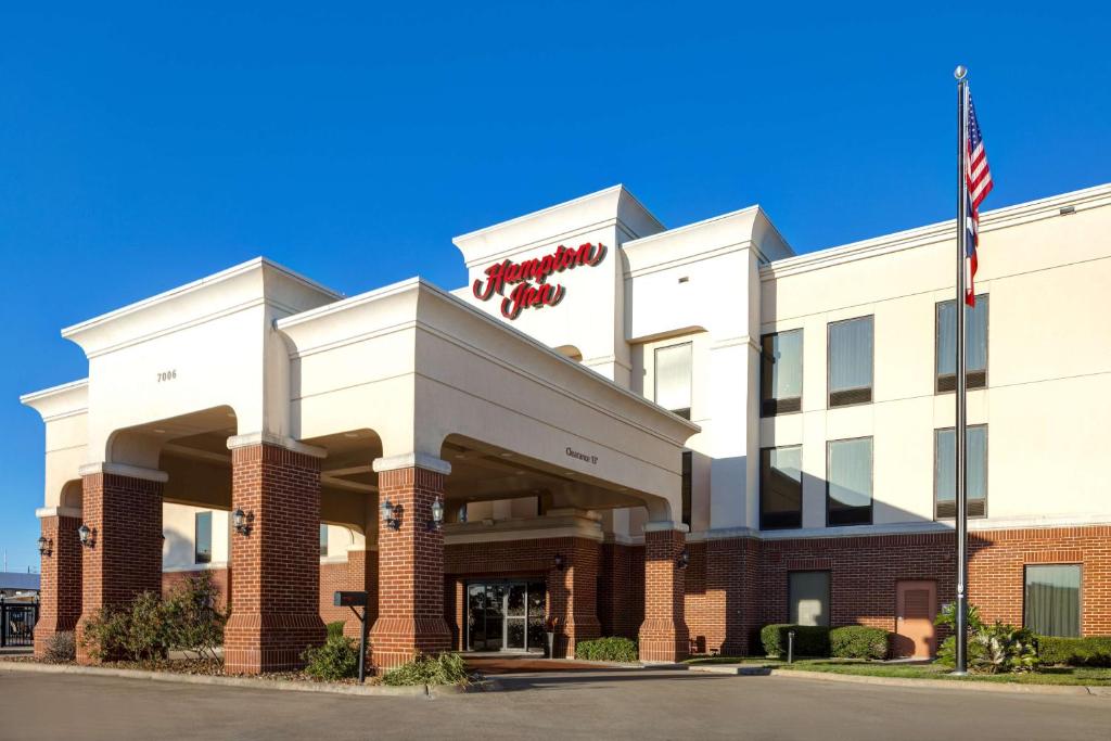 a rendering of the front of a hotel at Hampton Inn Victoria in Victoria