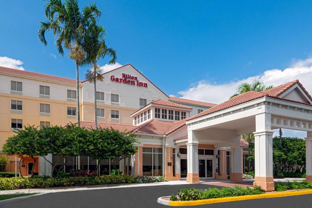 a rendering of the front of a hotel at Hilton Garden Inn Ft. Lauderdale SW/Miramar in Miramar