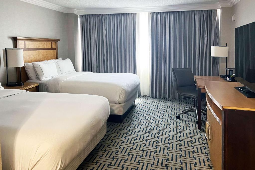 Hilton Ocala - Queen Room With Two Queen Beds With Pool View