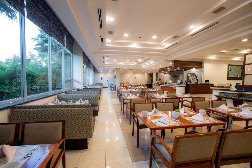 Restaurace v ubytování Hilton Colon Quito Hotel