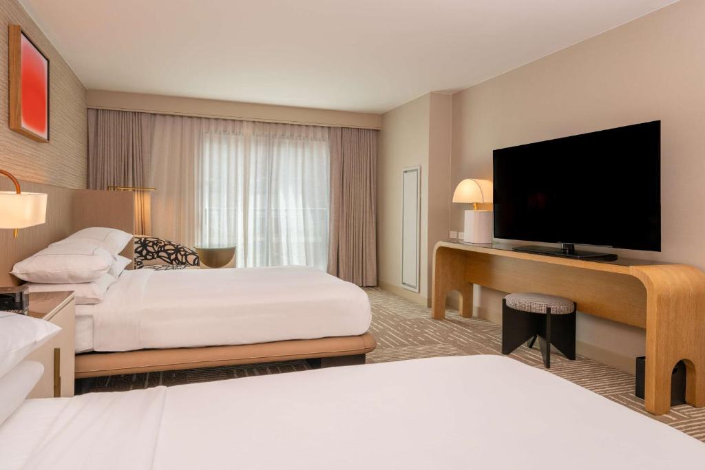 Hilton San Diego Gaslamp Quarter - DELUXE - 2 DOUBLES TUB ACCESSIBLE