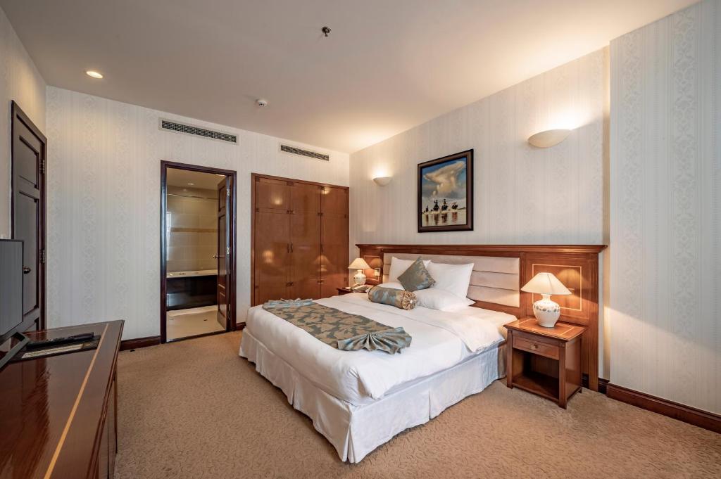 Dynasty Suite