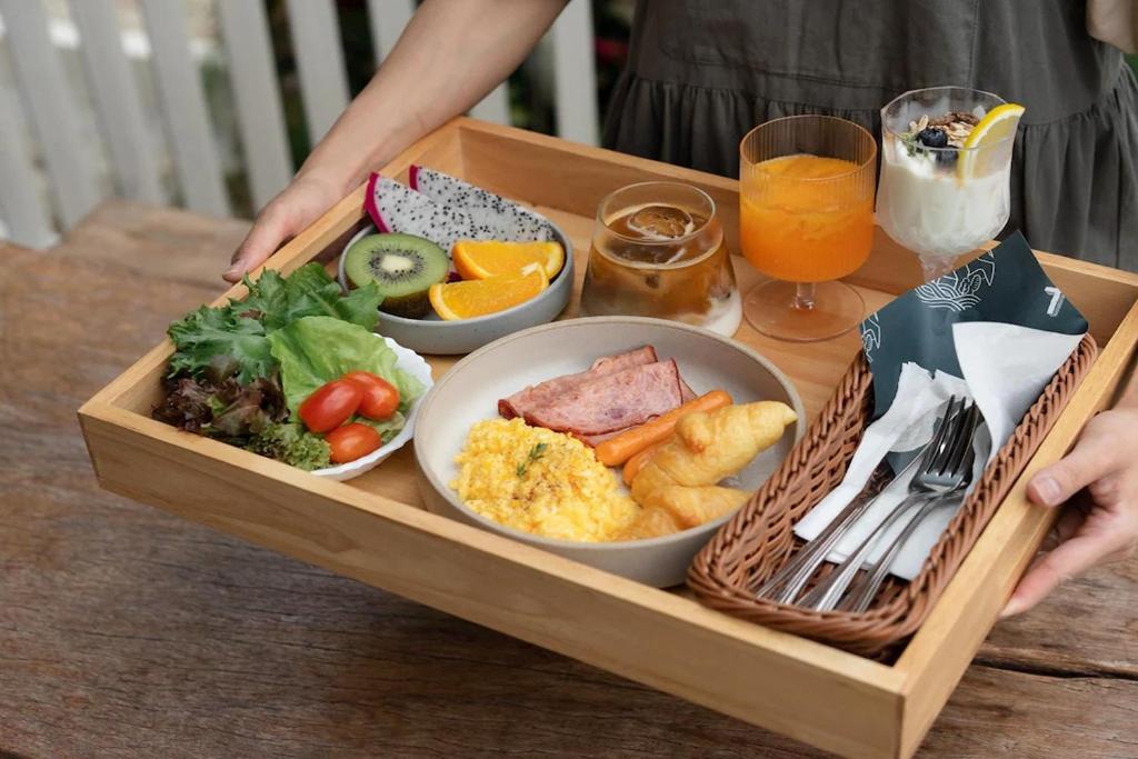 Taryn Tara Cafe and Stay - Resim 16