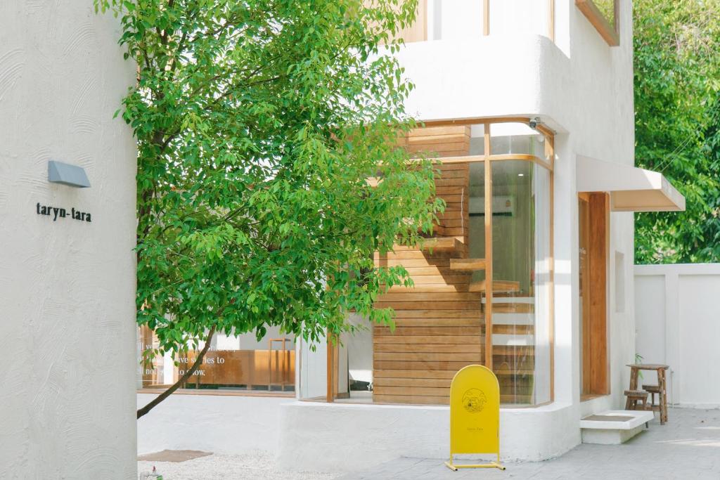 Taryn Tara Cafe and Stay - Resim 3