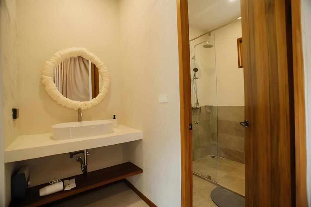 Taryn Tara Cafe and Stay - Resim 25