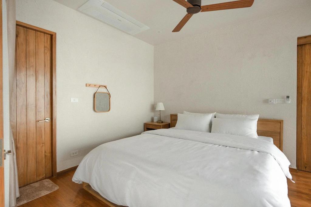 Taryn Tara Cafe and Stay - Resim 38