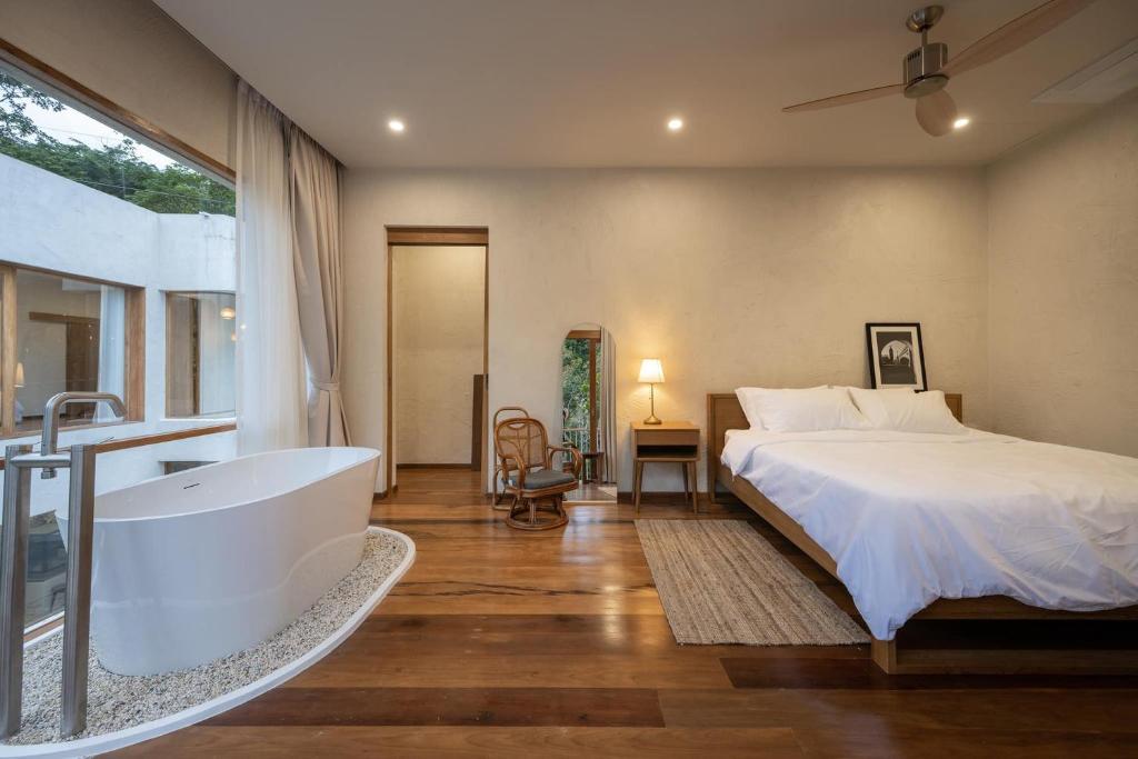 Taryn Tara Cafe and Stay - Resim 36