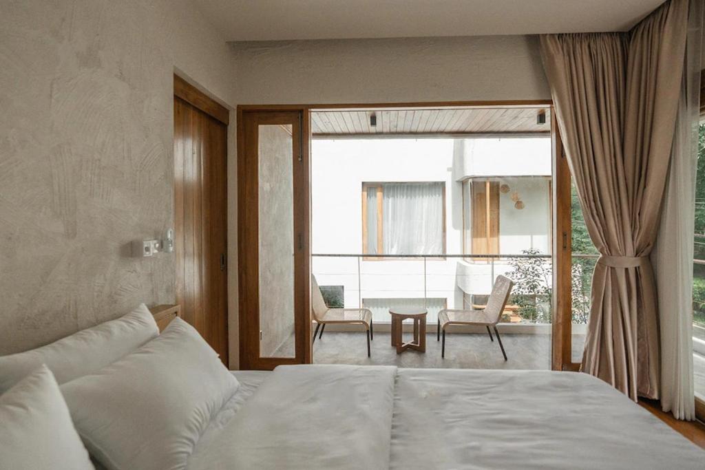 Taryn Tara Cafe and Stay - Resim 32