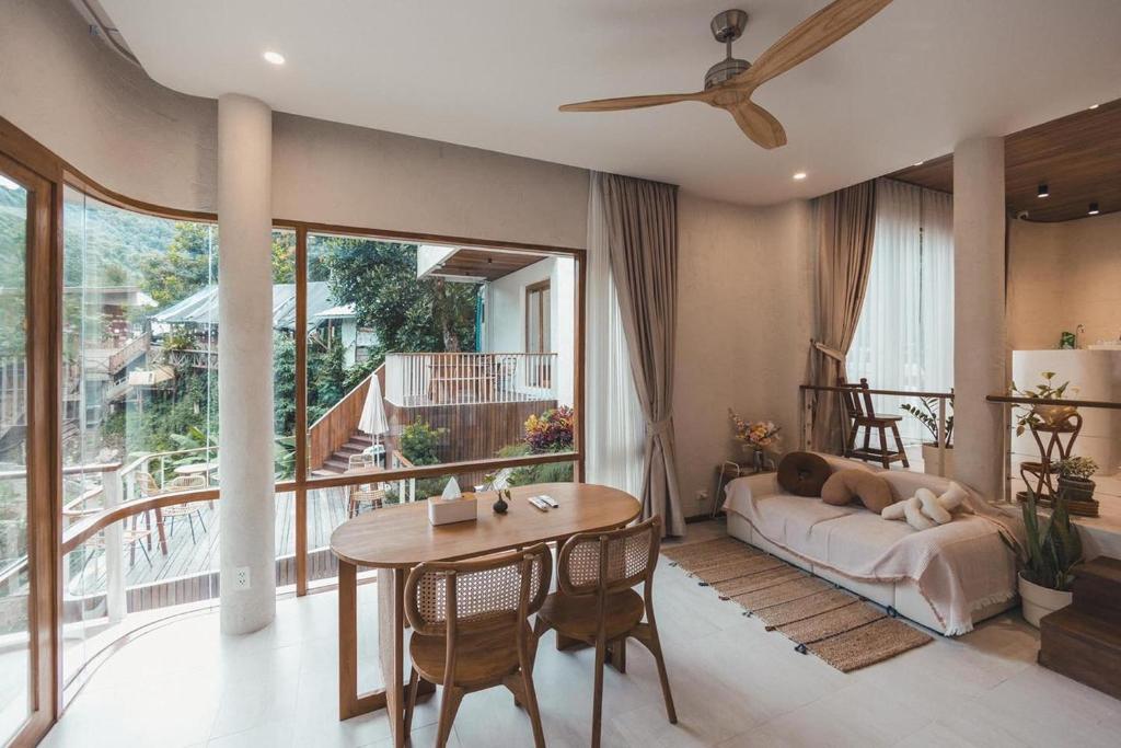 Taryn Tara Cafe and Stay - Resim 35