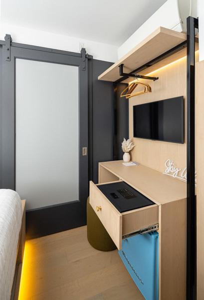 Kuchyň nebo kuchyňský kout v ubytování Little Charlie Hotel