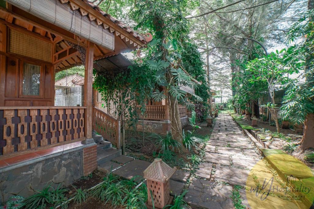 Joglo Garut Cottage Syariah by My Hospitality - Tweepersoonskamer Met 2 Aparte Bedden En Terras