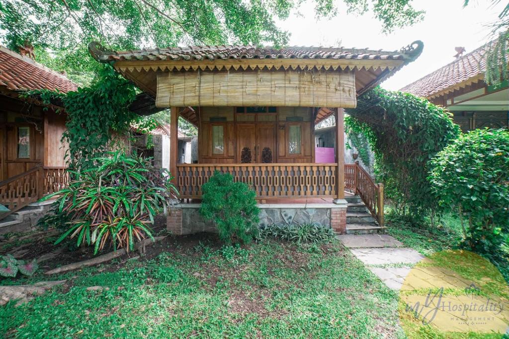 Joglo Garut Cottage Syariah by My Hospitality - Tweepersoonskamer Met Terras