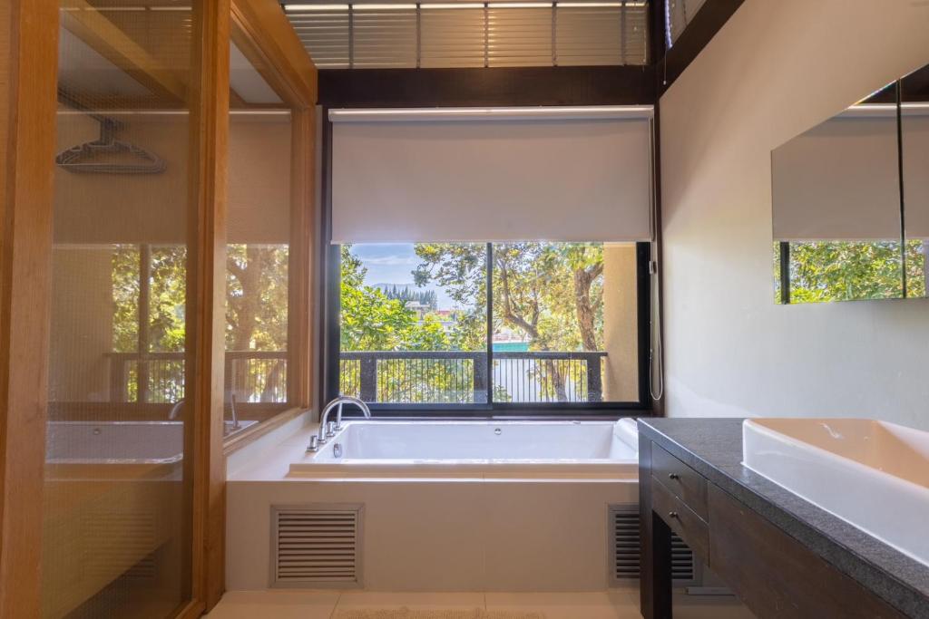 Koupelna v ubytování Khaoyai Kirimaya Atta Residence 5 BR Villa