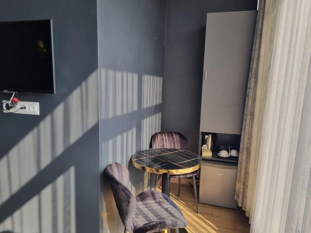 TV a/nebo společenská místnost v ubytování Day Inn hotel