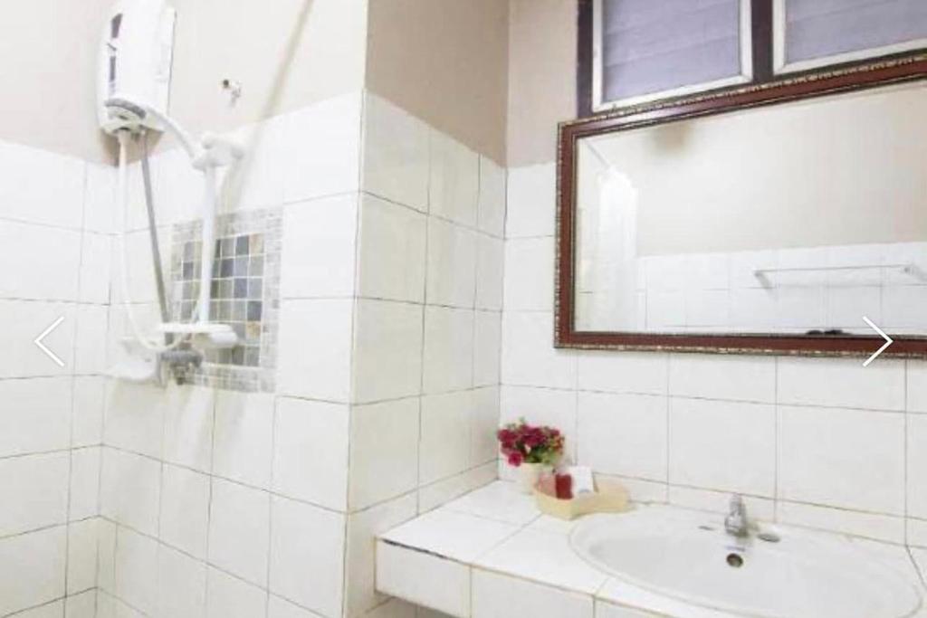 Khelang Nakorn Hotel - Economy Double Room