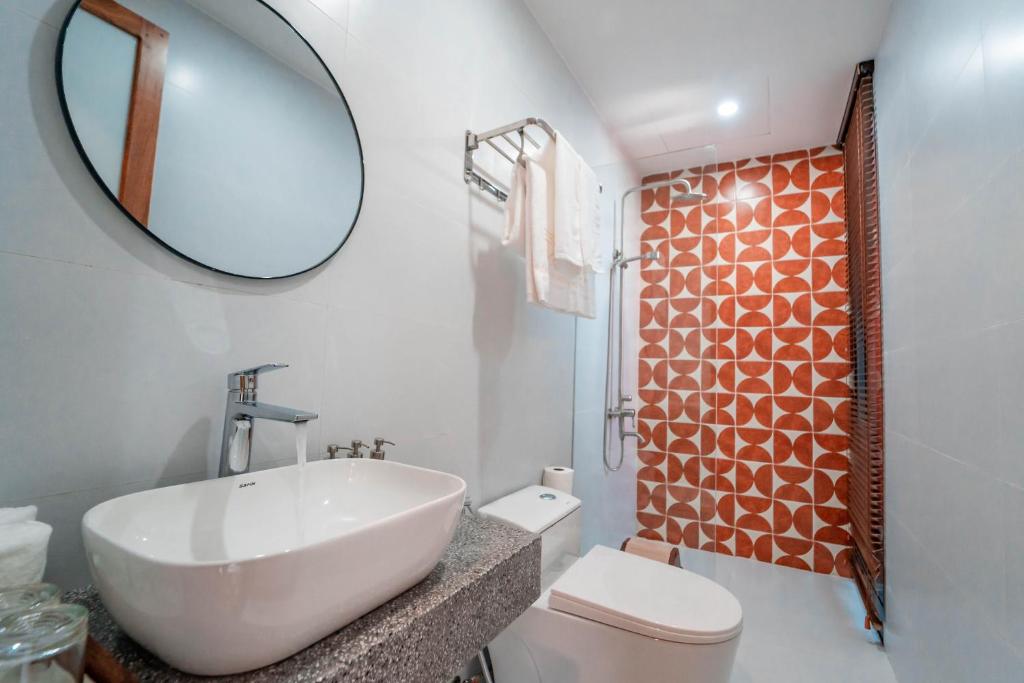 Phòng tắm tại TRUONG PHU HOUSE - HOTEL & APARTMENT