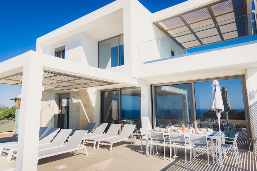 Μπαλκόνι ή βεράντα στο StarLight Villa Tropea -4BD, 4BA, 4min to beach_