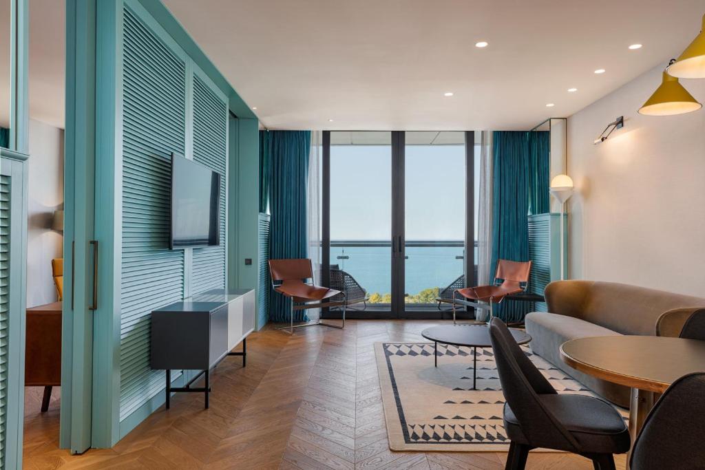 Posezení v ubytování Le Meridien Batumi