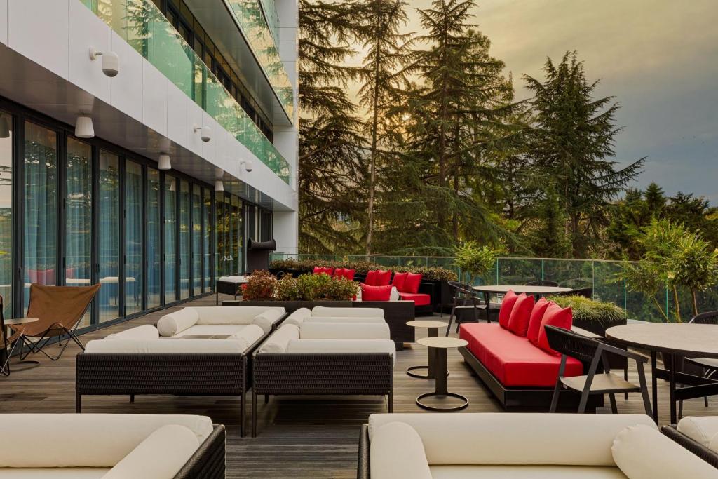 Posezení v ubytování Le Meridien Batumi