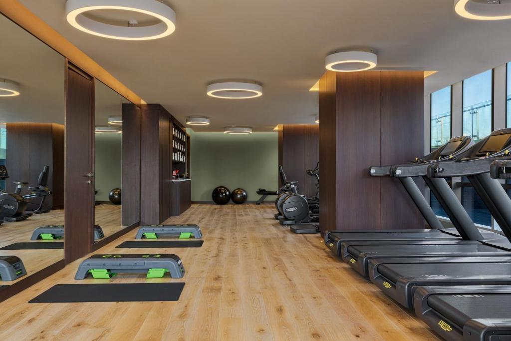 Fitness centrum a/nebo fitness zařízení v ubytování Le Meridien Batumi