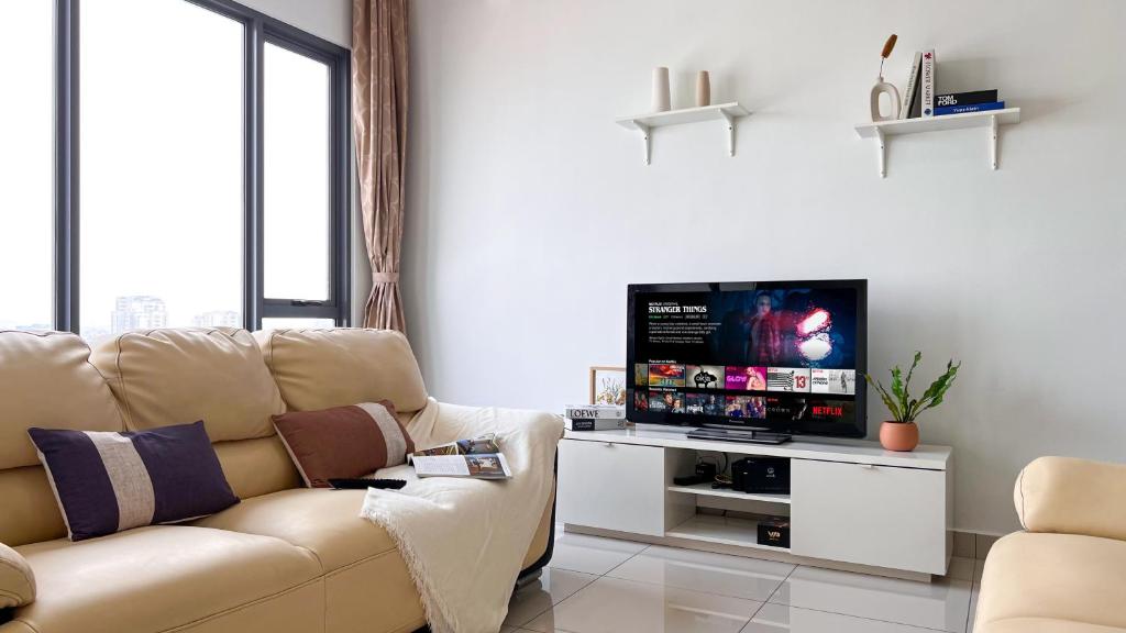 TV a/nebo společenská místnost v ubytování Da Men Subang Jaya USJ by Iconique