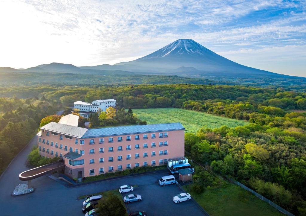 Nespecifikovaný výhled na hory nebo výhled na hory při pohledu z hotelu