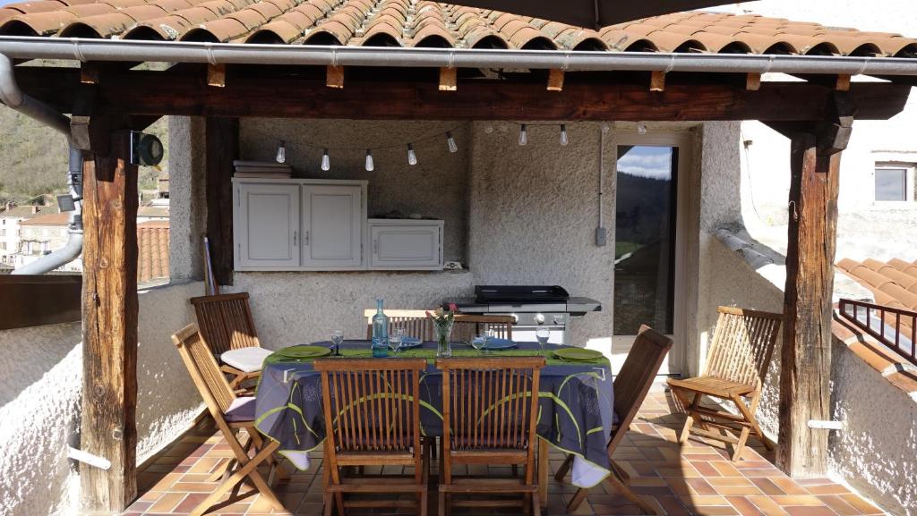 Balcone o terrazza di Un grand gîte *** à Lavoûte-Chilhac