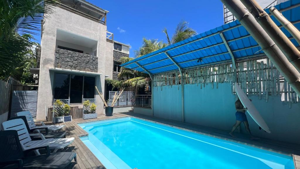 Bazén v ubytování O Paradis Albion Grande piscine et plage à deux pas nebo v jeho okolí