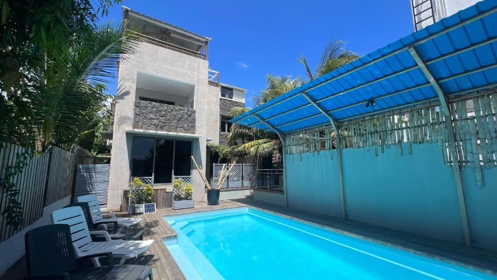 Bazén v ubytování O Paradis Albion Grande piscine et plage à deux pas nebo v jeho okolí