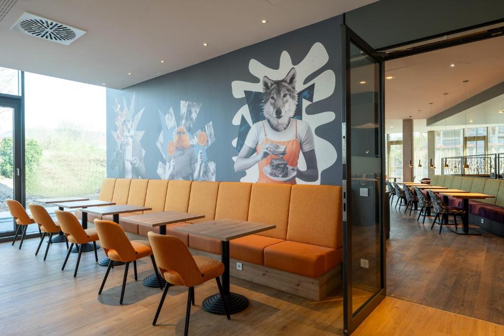 Posezení v ubytování mightyTwice Hotel Achern