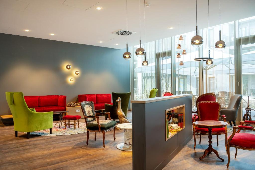 Posezení v ubytování mightyTwice Hotel Achern