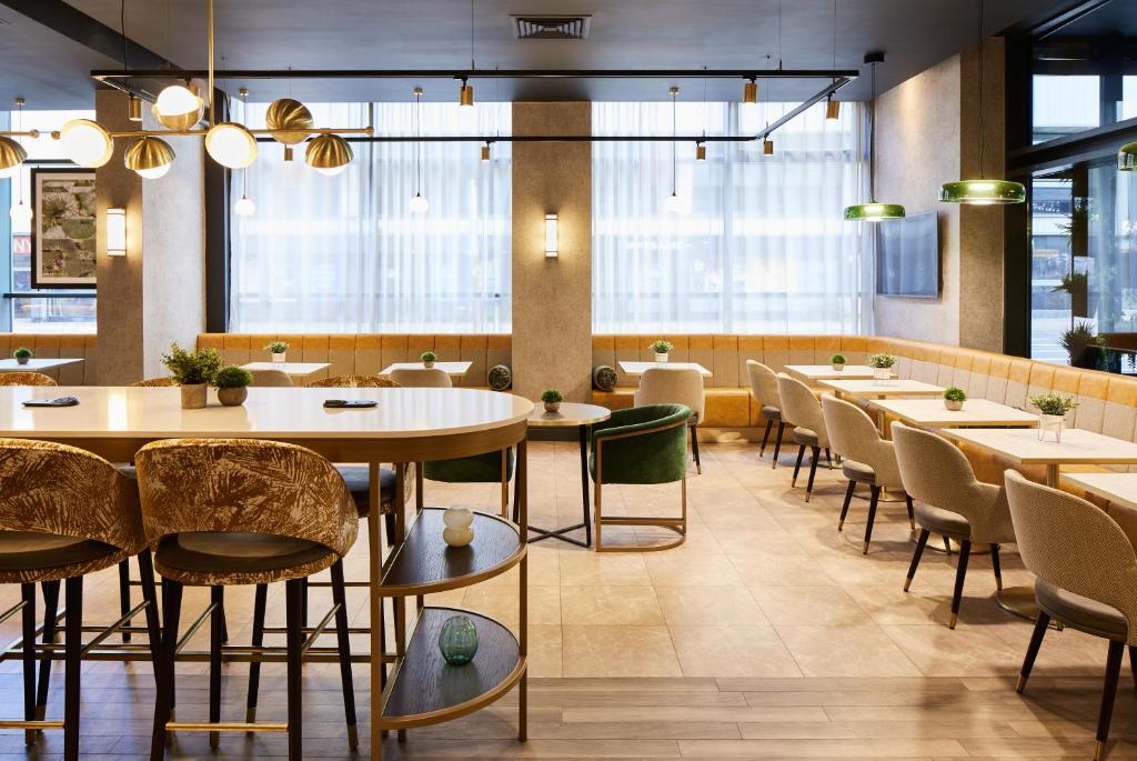 Um restaurante ou outro lugar para comer em Leonardo Royal Hotel Glasgow
