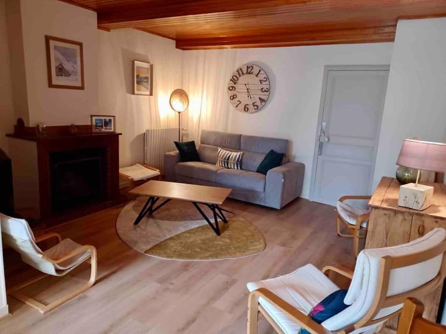 Χώρος καθιστικού στο Maison Les Cabannes