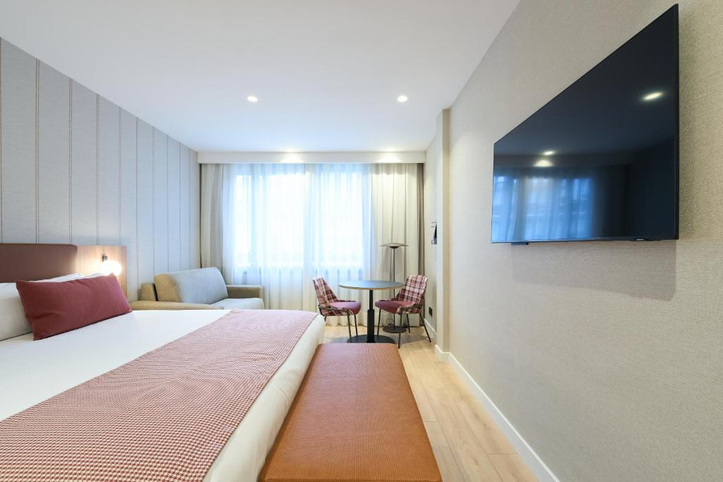 Catalonia Barcelona 505 - Resim 26