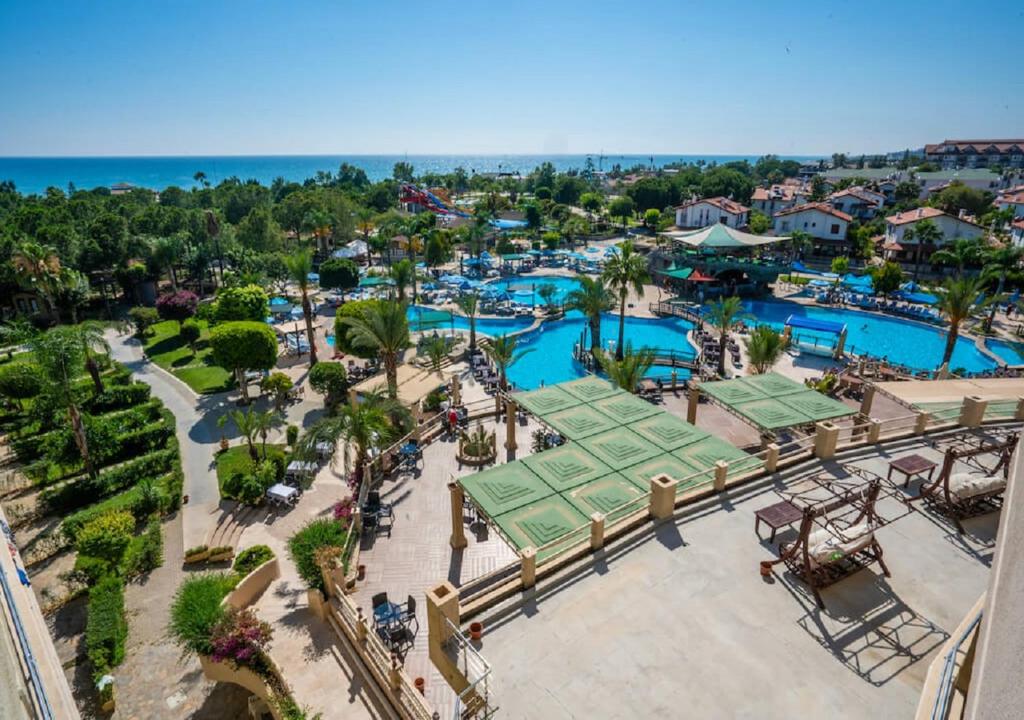 Bazén v ubytování Armas Pemar Beach nebo v jeho okolí